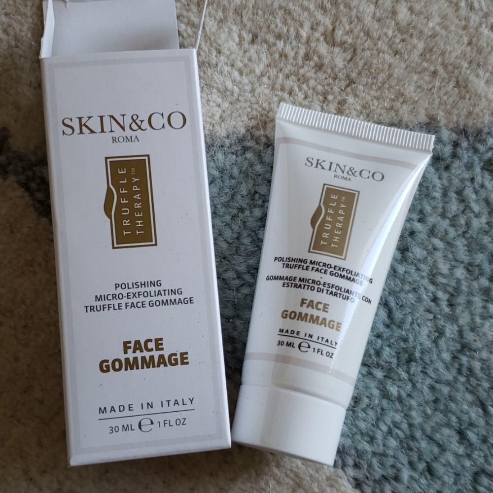 NWT Micro Exfoliating Face Polish